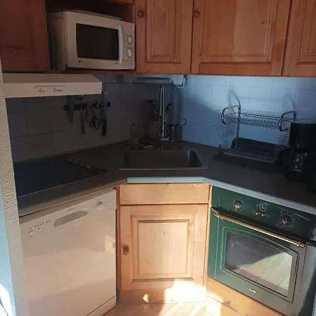 Dans Bois De La Reine, Et Saint Anastaise 아파트 *