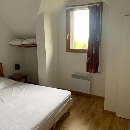 Dans Bois De La Reine, Et Saint Anastaise 아파트 *